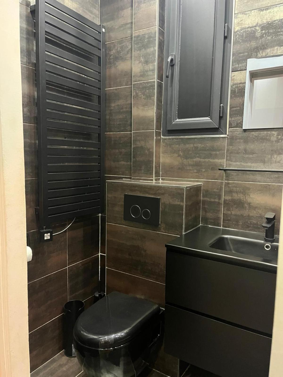 Apartment Incredible Olympic Nest